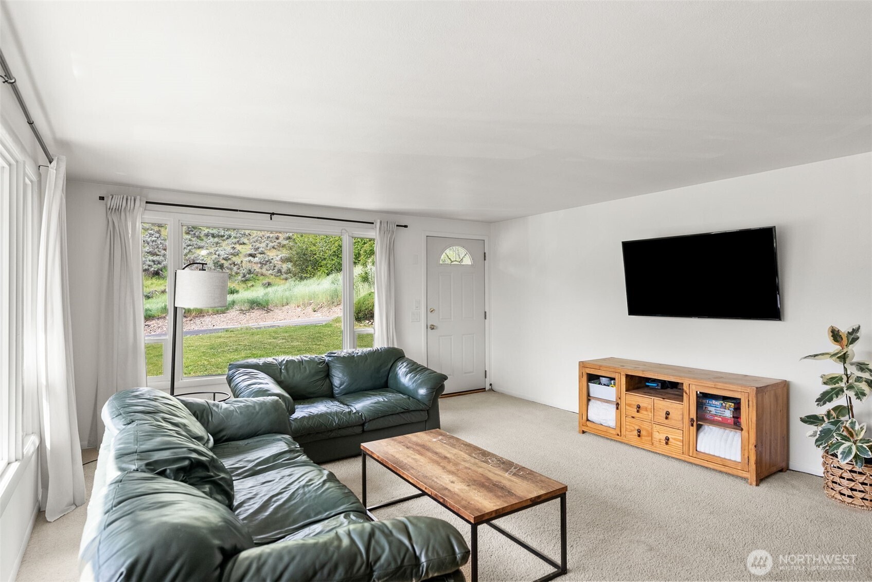 1216 Crawford Wenatchee WA 98801