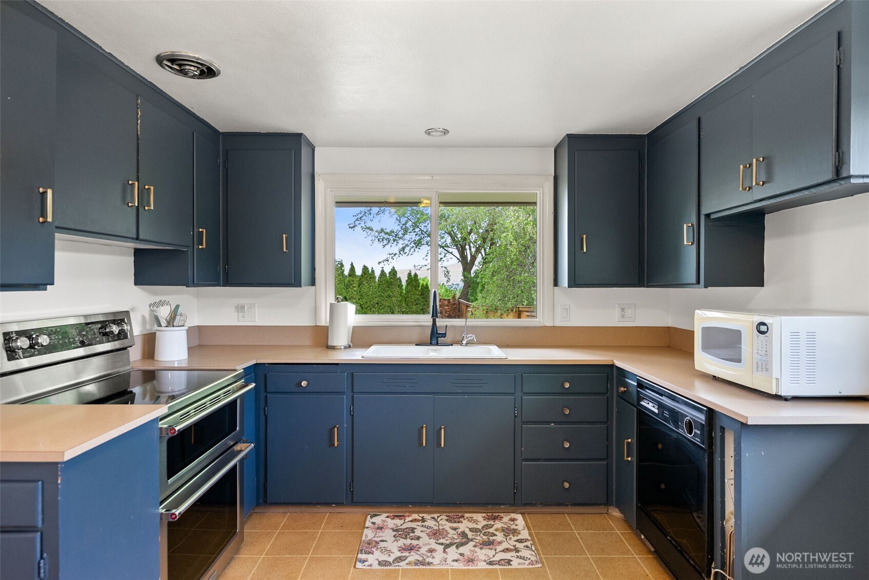 1216 Crawford Wenatchee WA 98801