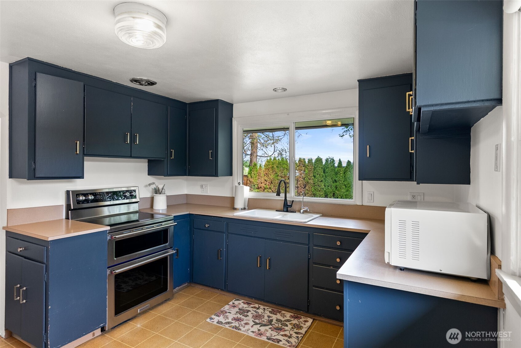 1216 Crawford Wenatchee WA 98801