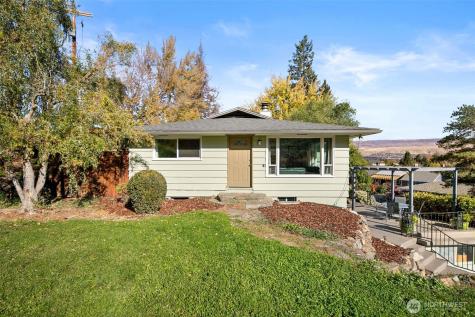 1216 Crawford Wenatchee WA 98801