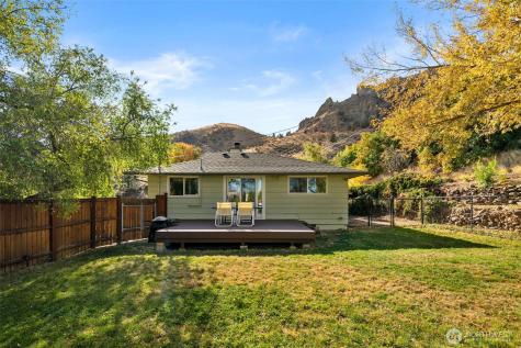 1216 Crawford Wenatchee WA 98801