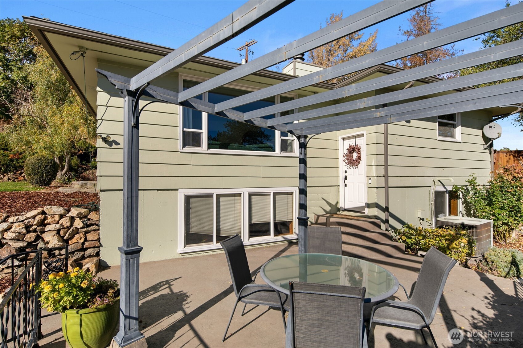 1216 Crawford Wenatchee WA 98801
