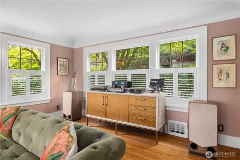 246 Dorffel Drive E Seattle WA 98112