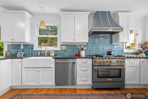 246 Dorffel Drive E Seattle WA 98112