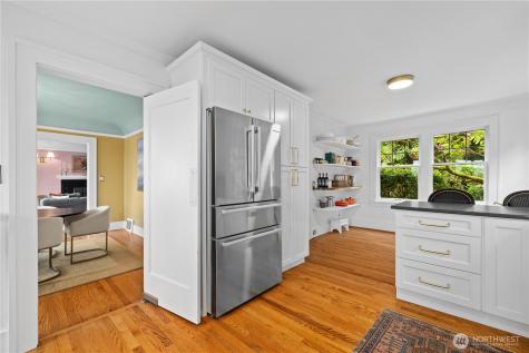 246 Dorffel Drive E Seattle WA 98112