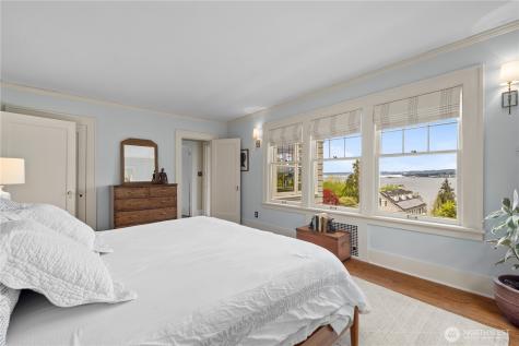 246 Dorffel Drive E Seattle WA 98112