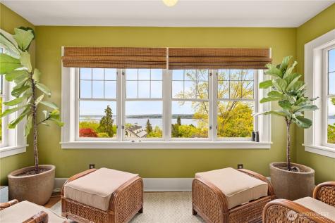 246 Dorffel Drive E Seattle WA 98112