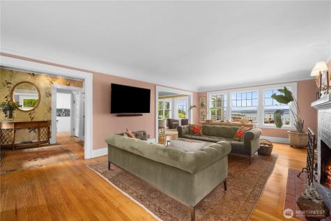 246 Dorffel Drive E Seattle WA 98112