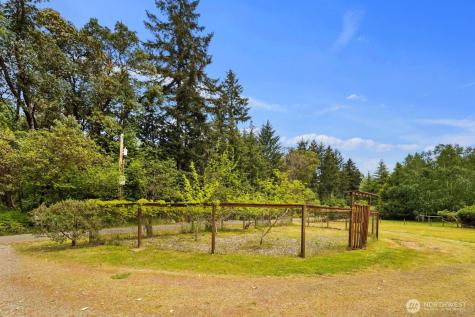 13031 SW 297th Way Vashon WA 98070