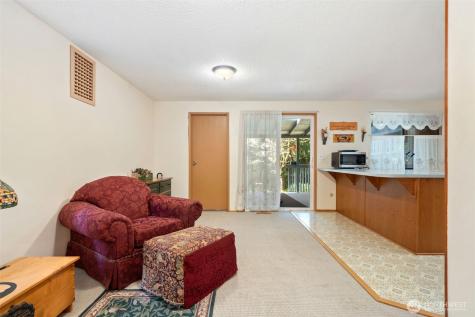 5496 NE Laura Loop Poulsbo WA 98370