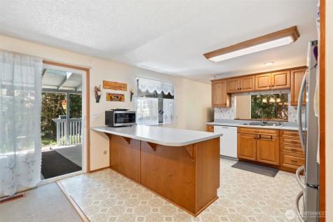5496 NE Laura Loop Poulsbo WA 98370
