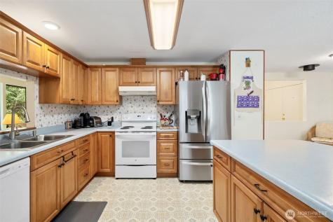 5496 NE Laura Loop Poulsbo WA 98370