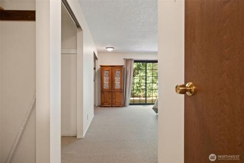 5496 NE Laura Loop Poulsbo WA 98370