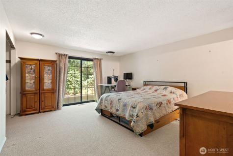 5496 NE Laura Loop Poulsbo WA 98370