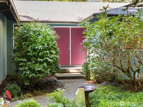 5496 NE Laura Loop Poulsbo WA 98370
