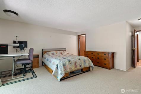 5496 NE Laura Loop Poulsbo WA 98370