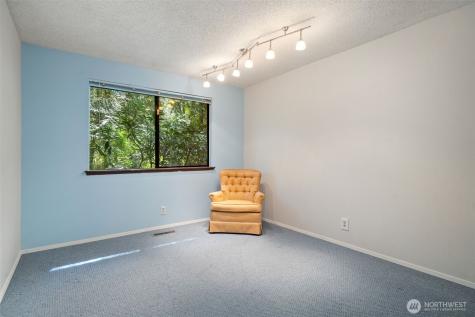 5496 NE Laura Loop Poulsbo WA 98370