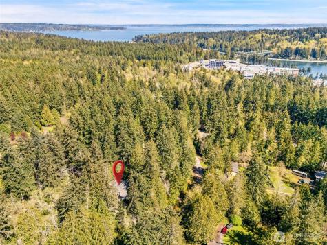 5496 NE Laura Loop Poulsbo WA 98370