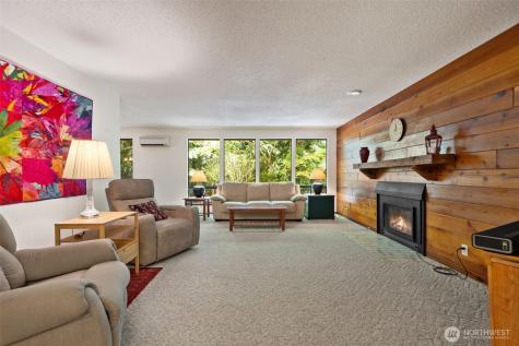 5496 NE Laura Loop Poulsbo WA 98370