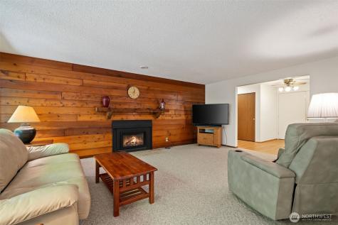 5496 NE Laura Loop Poulsbo WA 98370