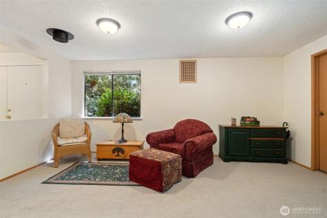 5496 NE Laura Loop Poulsbo WA 98370