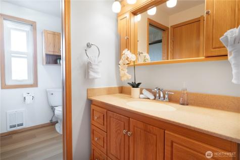 2222 Jade Avenue Everett WA 98201
