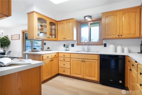 2222 Jade Avenue Everett WA 98201