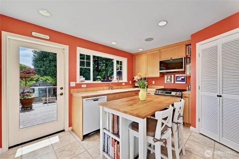 4061 W Ruffner Street Seattle WA 98199