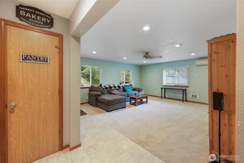 6925 E Filmore Street Port Orchard WA 98366