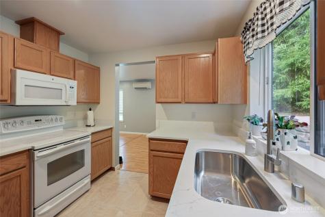 6925 E Filmore Street Port Orchard WA 98366