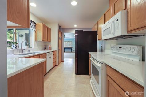 6925 E Filmore Street Port Orchard WA 98366