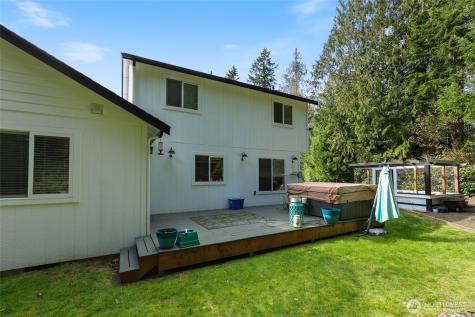 6925 E Filmore Street Port Orchard WA 98366