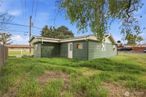 104 E 5th Avenue Warden WA 98857