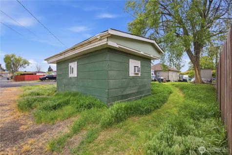 104 E 5th Avenue Warden WA 98857