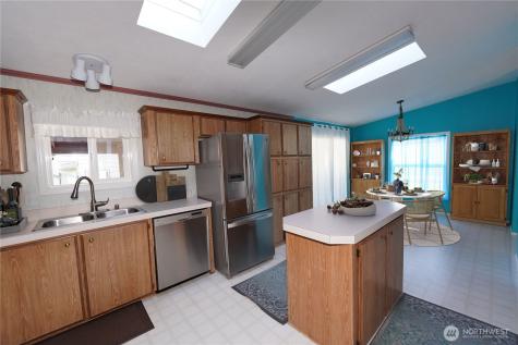 31308 N Place Ocean Park WA 98640