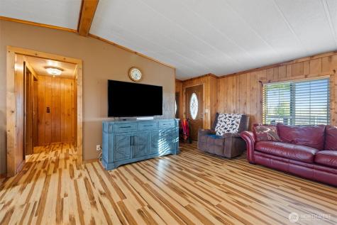 4372 Road 20 NE Soap Lake WA 98851