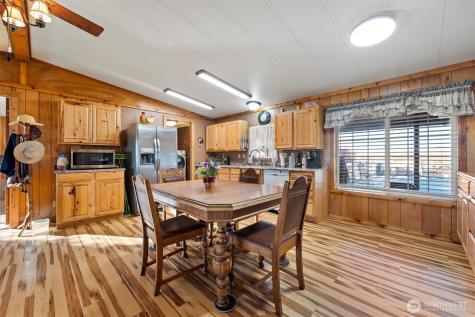 4372 Road 20 NE Soap Lake WA 98851