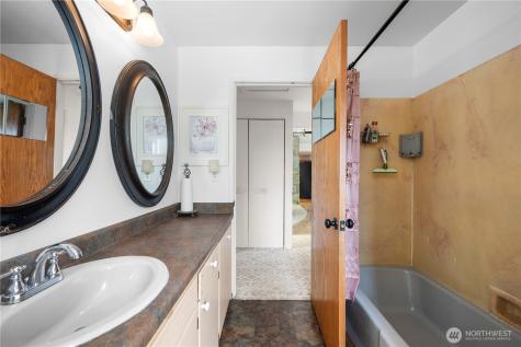 4208 78th Place NW Tulalip WA 98271