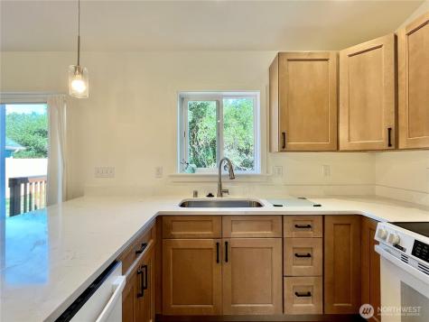 382 S Wynoochee Drive SW Ocean Shores WA 98569