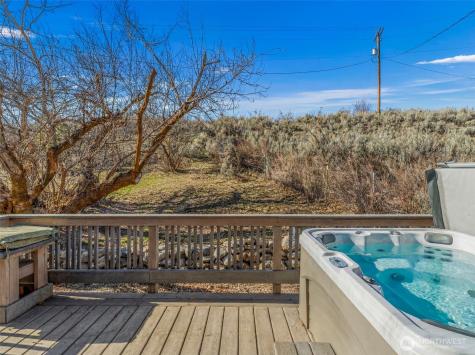75 Purtteman Gulch Road Chelan WA 98816
