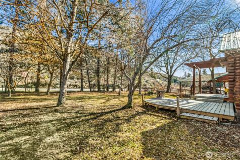 75 Purtteman Gulch Road Chelan WA 98816