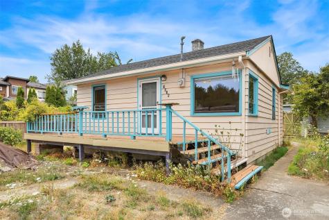 3039 Dakota Seattle WA 98108