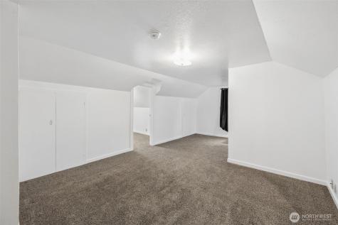6302 104th Street E Puyallup WA 98373