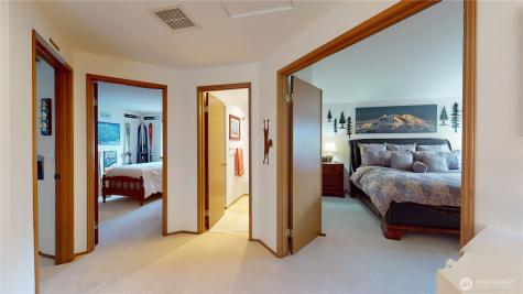 1704 Field Place NE Renton WA 98059