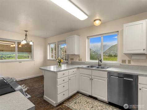 9950 North Road Leavenworth WA 98826