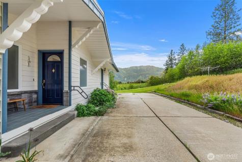 9950 North Road Leavenworth WA 98826