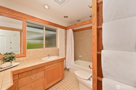 2624 NE 82nd Street Seattle WA 98115