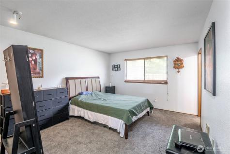 5814 37th Street SE Auburn WA 98092