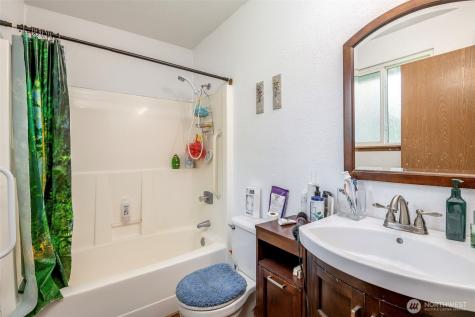 5814 37th Street SE Auburn WA 98092