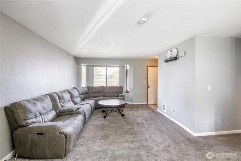 5814 37th Street SE Auburn WA 98092